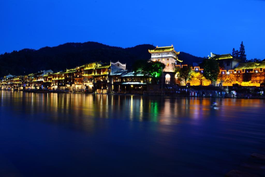 Fenghuang Slowly Time Inn 외부 사진
